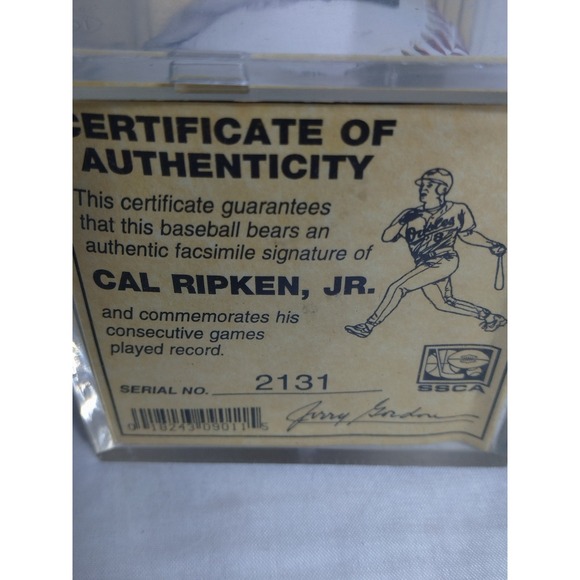 Cal Ripken Jr Ironman Commemorative Baseball with Facsimile Signature In Case. - Picture 4 of 6